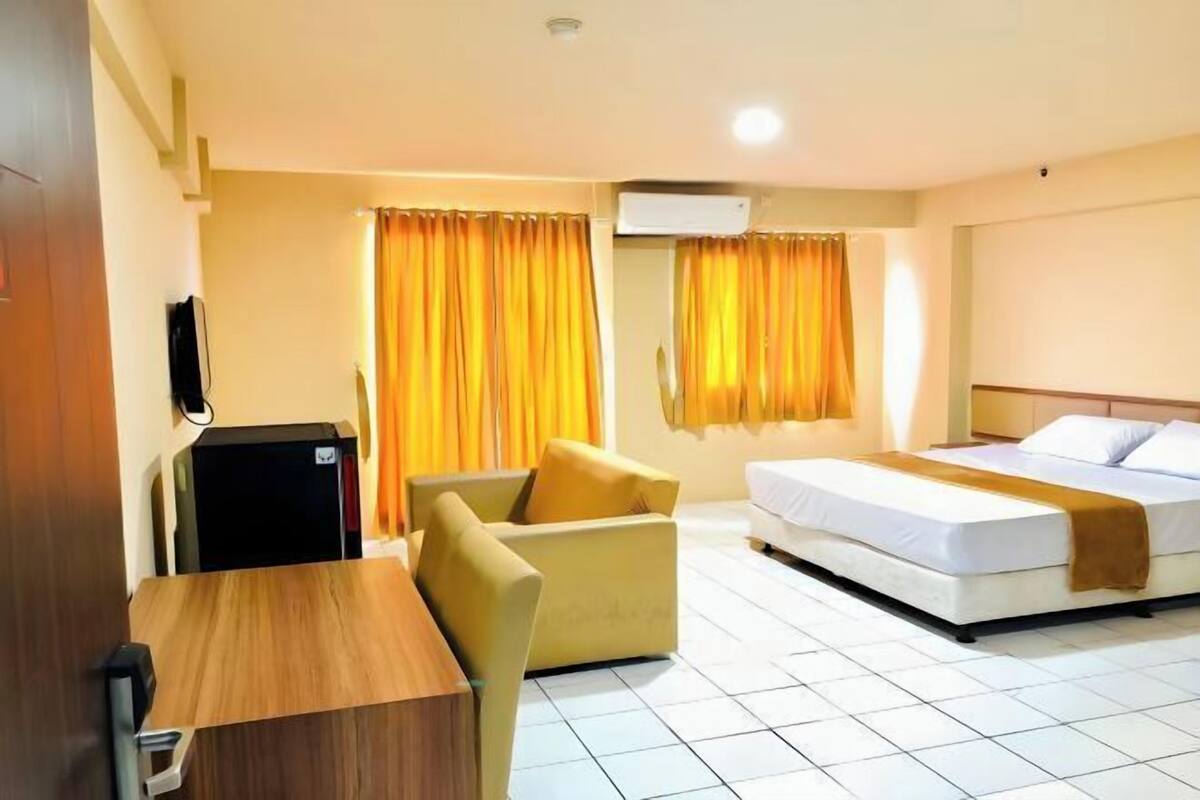 1 bedroom, desk, WiFi (free), bed sheets