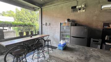 Wasserkocher mit Kaffee-/Teezubehör