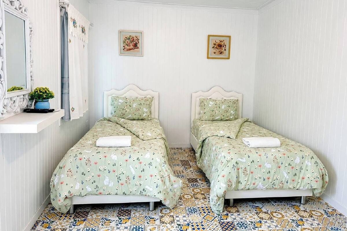Superior Twin kamer | Een bureau, gratis wifi, beddengoed