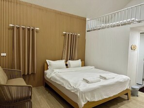 Desk, free WiFi, bed sheets - Peang Tara Cafe & Resort (Nong Khai)
