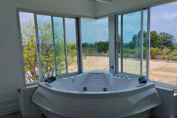 Deluxe Room | Bilik Mandi | Kelengkapan dandanan diri percuma, pengering rambut, bidet