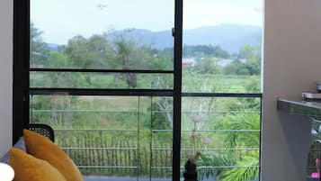 1 habitación, escritorio, tabla de planchar con plancha y wifi gratis