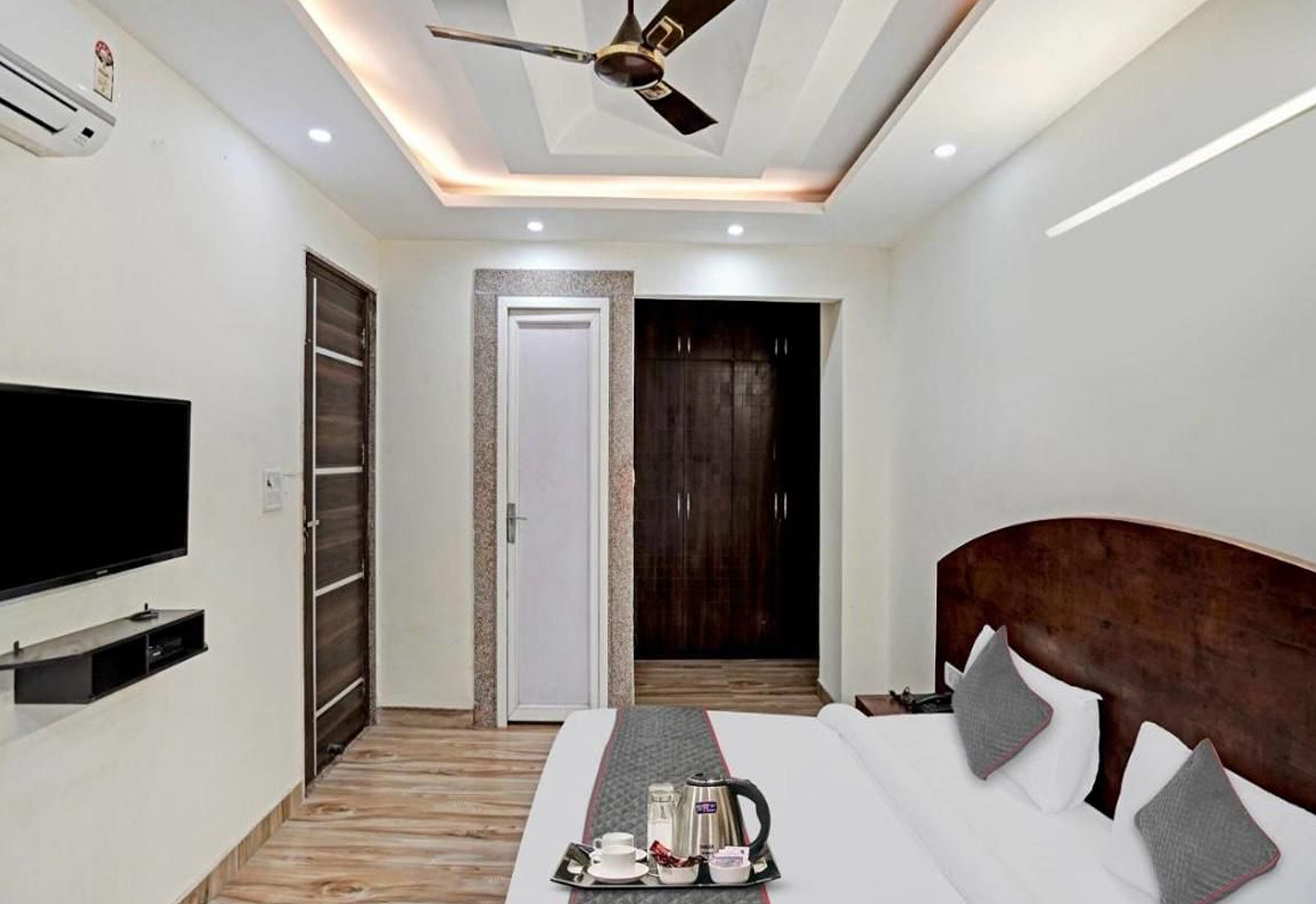 Phòng dành cho gia đình | Bàn, màn/rèm cản sáng, giường gấp/giường phụ (phụ phí) 