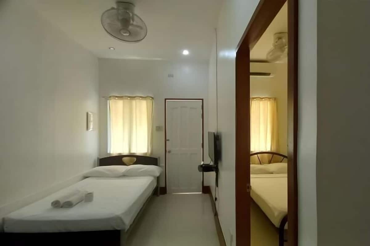Desk, iron/ironing board (on request), WiFi (free), bed sheets
