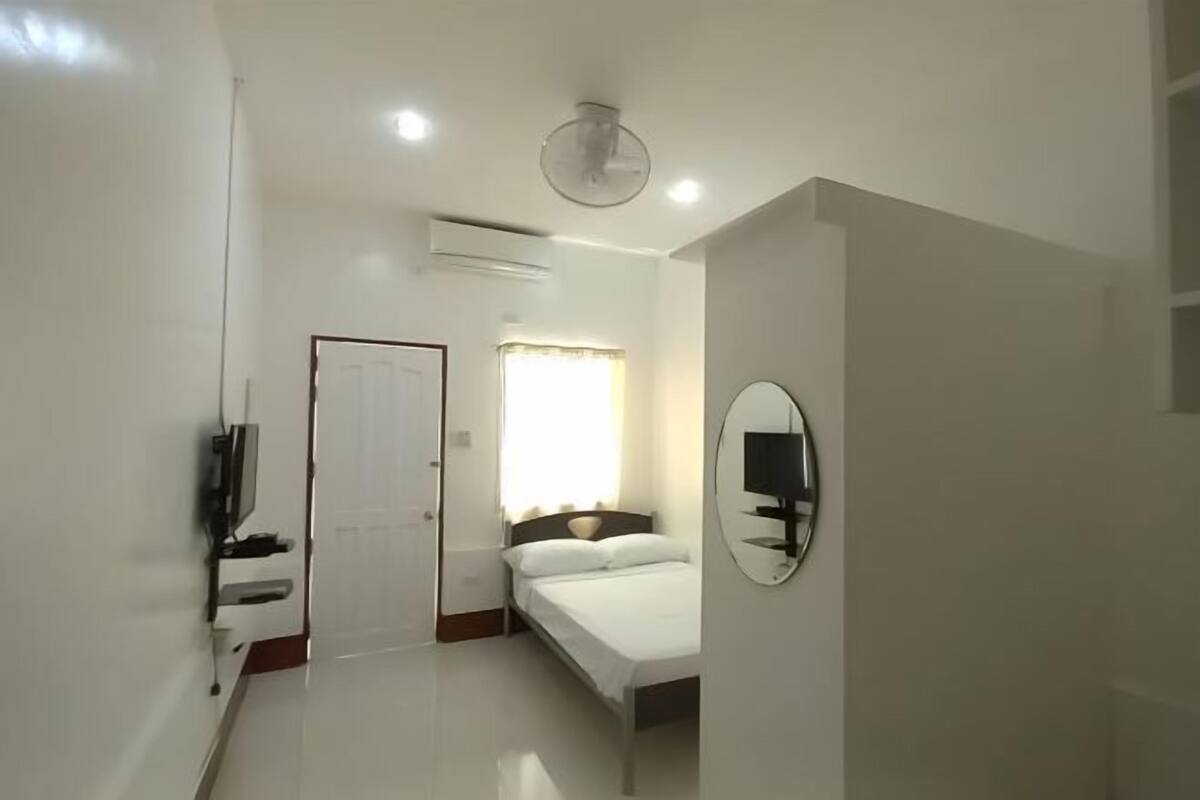 Desk, iron/ironing board, free WiFi, bed sheets