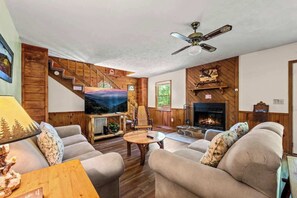 Smart TV, fireplace