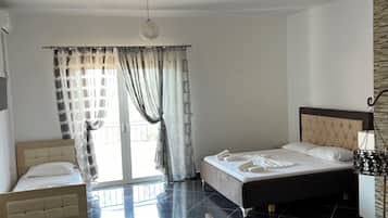 11 bedrooms, iron/ironing board, WiFi, bed sheets