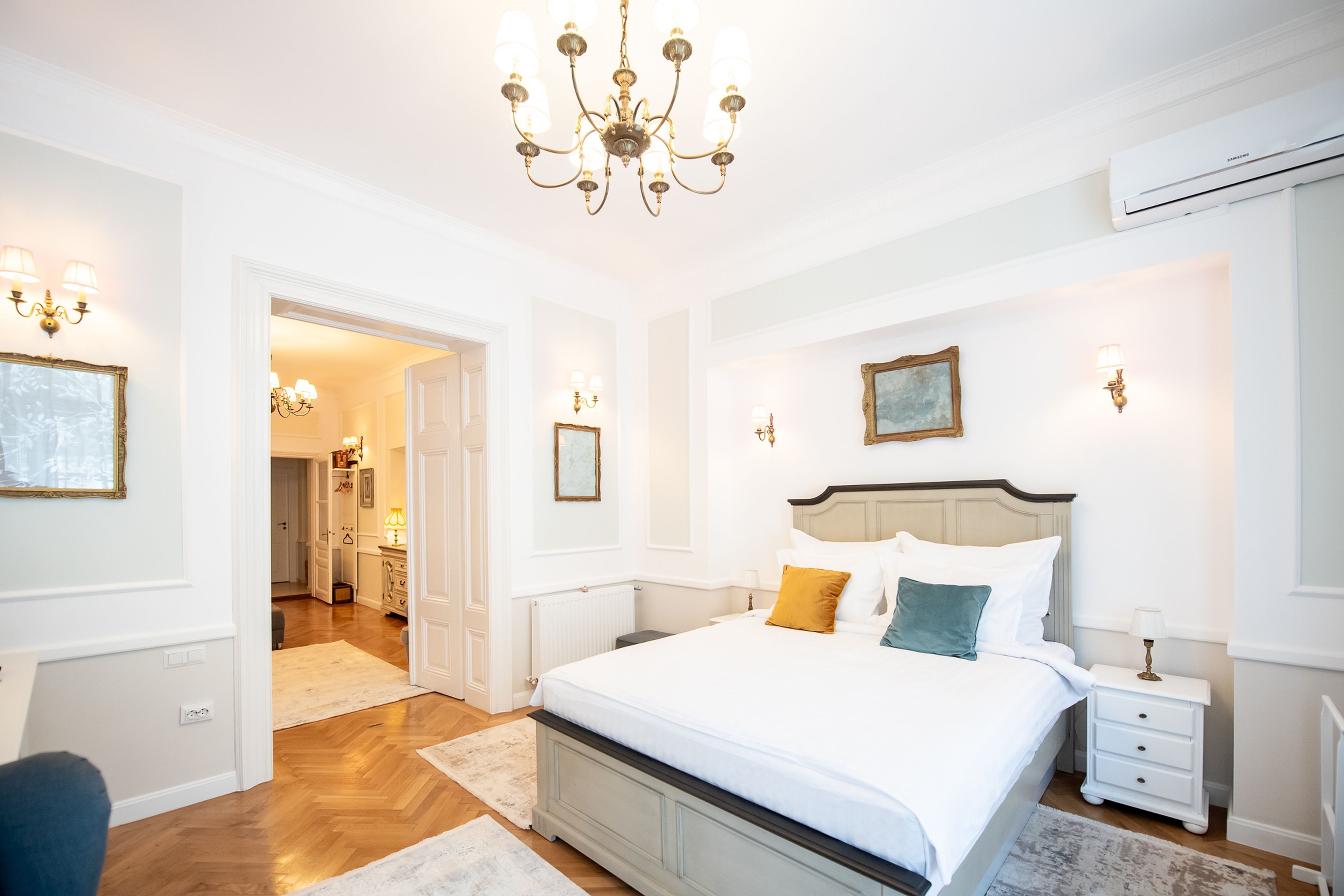 Superior Apartment | Egyptian cotton sheets, premium bedding, down comforters