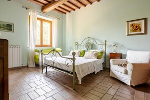 5 chambres, fer et planche à repasser, Wi-Fi