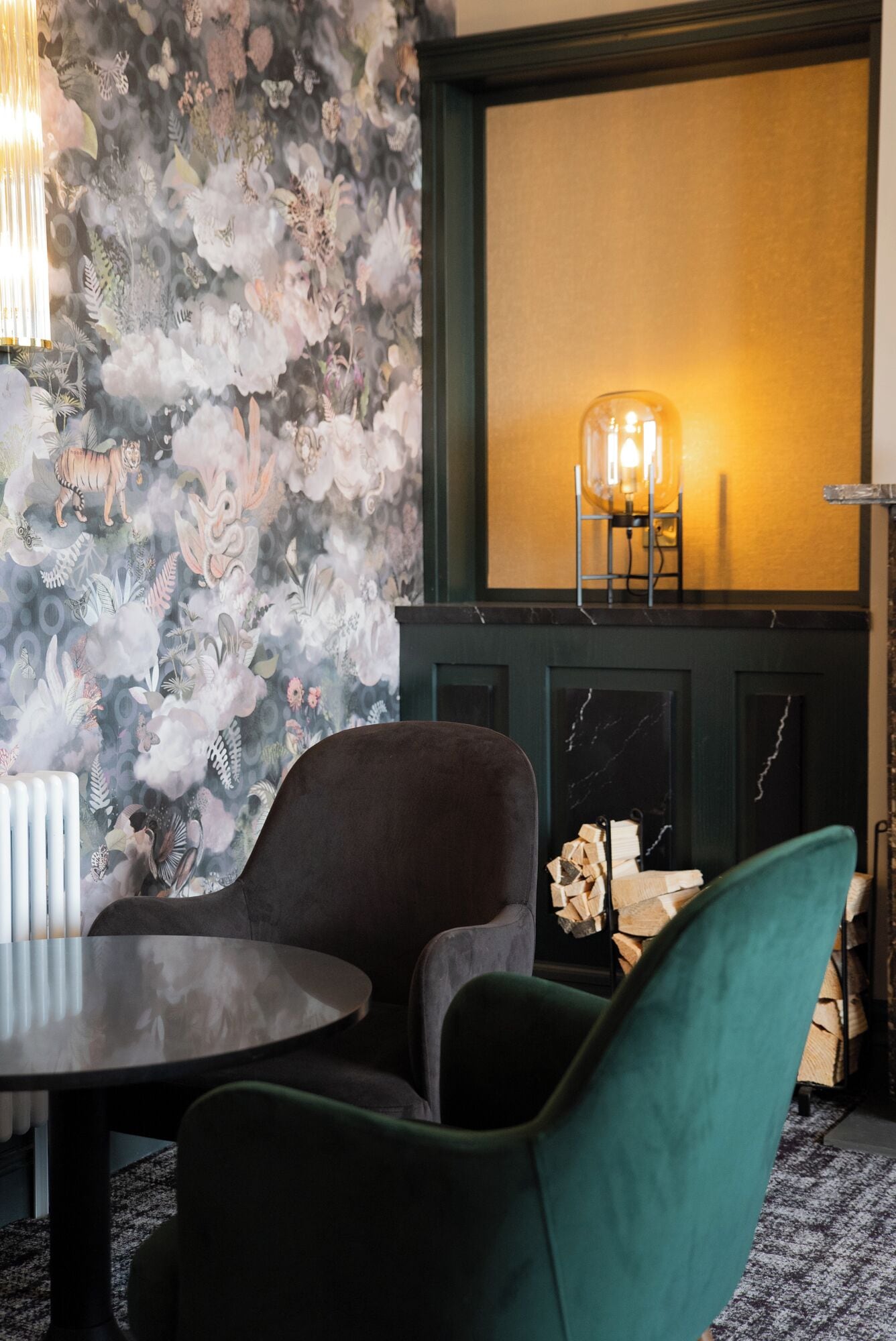 Televisión de pantalla plana de 24 pulgadas con canales digitales