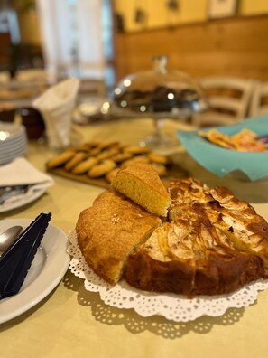 Tägliches inbegriffenes Frühstücksbuffet