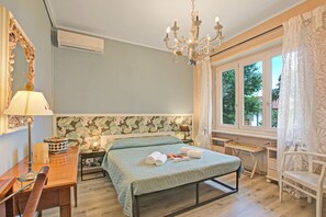 1 soverom, strykejern/-brett og sengetøy