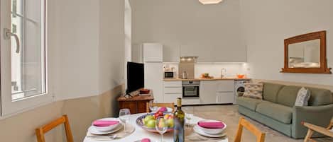 Appartement Familial, plusieurs chambres (Beach & Relax - Private Parking) | Restauration
