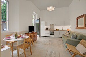 Dining - Beach & Relax - Private Parking (Alassio)