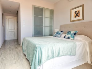 2 bedrooms, iron/ironing board, free WiFi