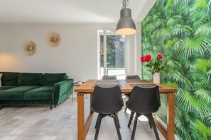 Comfort-Apartment, Balkon | 1 Schlafzimmer, Bügeleisen/Bügelbrett, kostenloses WLAN