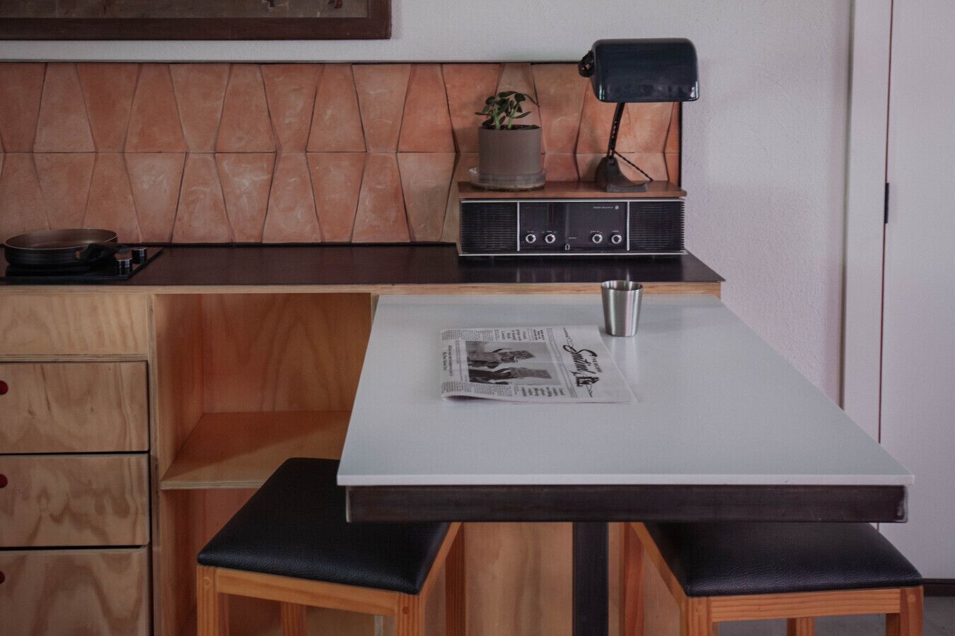 Herdplatte, Wasserkocher mit Kaffee-/Teezubehör, Toaster