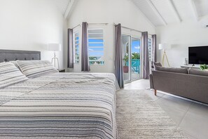 In-room safe, desk, iron/ironing board, free WiFi - New! Apartment with swimming pool and ocean view #2 (Pelican key)