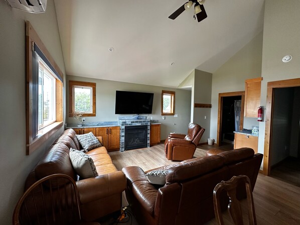 Télévision, cheminée