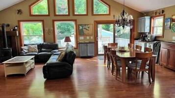 TV, fireplace, DVD player