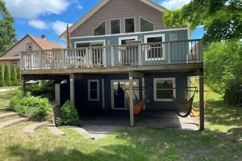 Elberta Bluffs Cottage