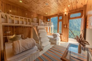 Dortoir Partagé Deluxe, dortoir mixte, balcon, vue montagne