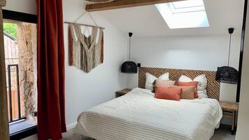 3 makuuhuonetta, silitysrauta/-lauta, vuodevaatteet