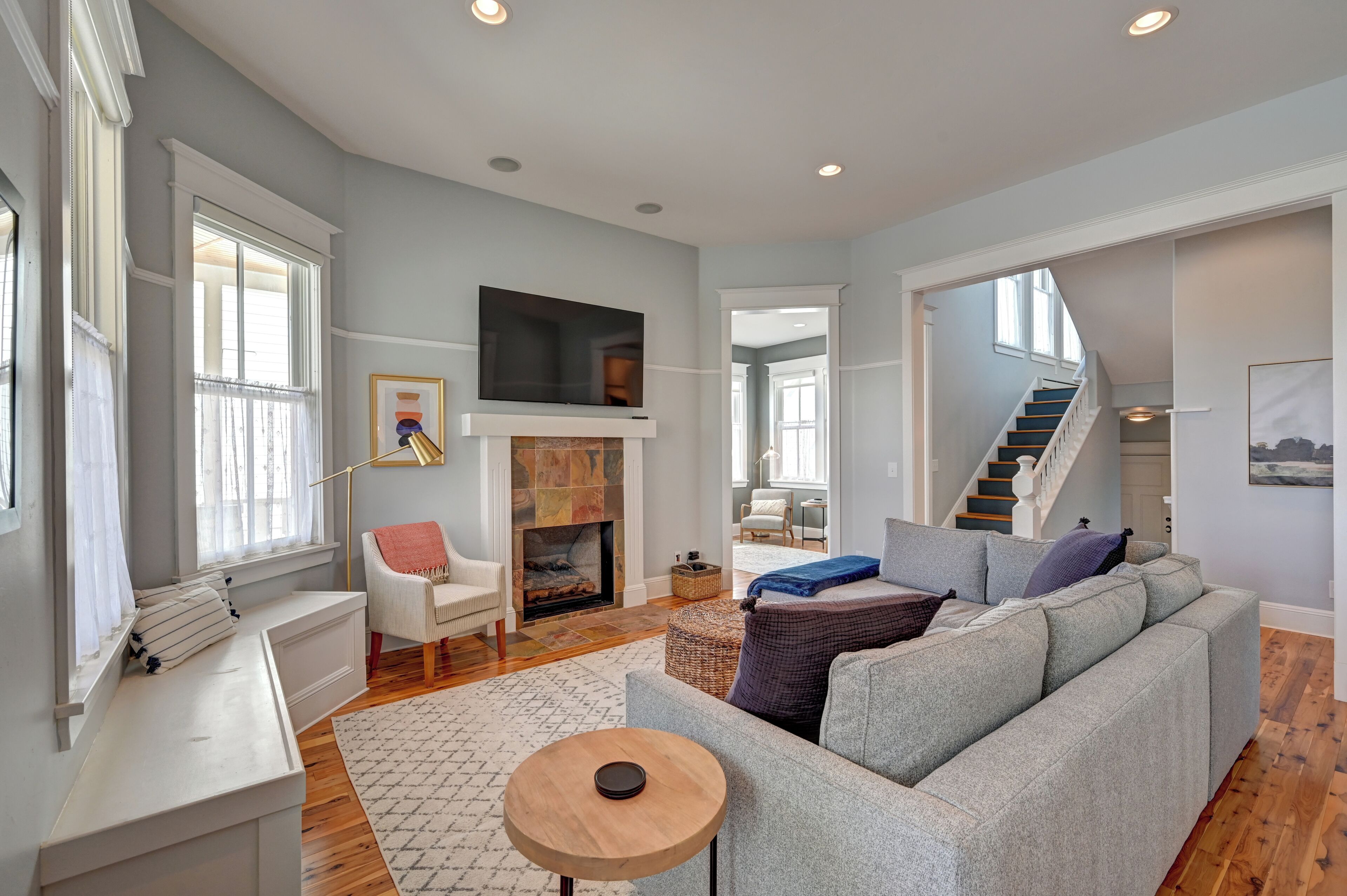 This cottage-like 2-bedroom, 2-bathroom residence sleeps up to 8 guests