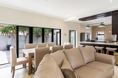 Grace of Blaauwberg Two