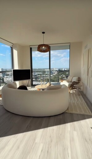 TV - Luxury sophisticated suite right in the heart of Miami (Miami Beach)