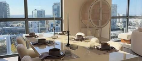 تناول الطعام