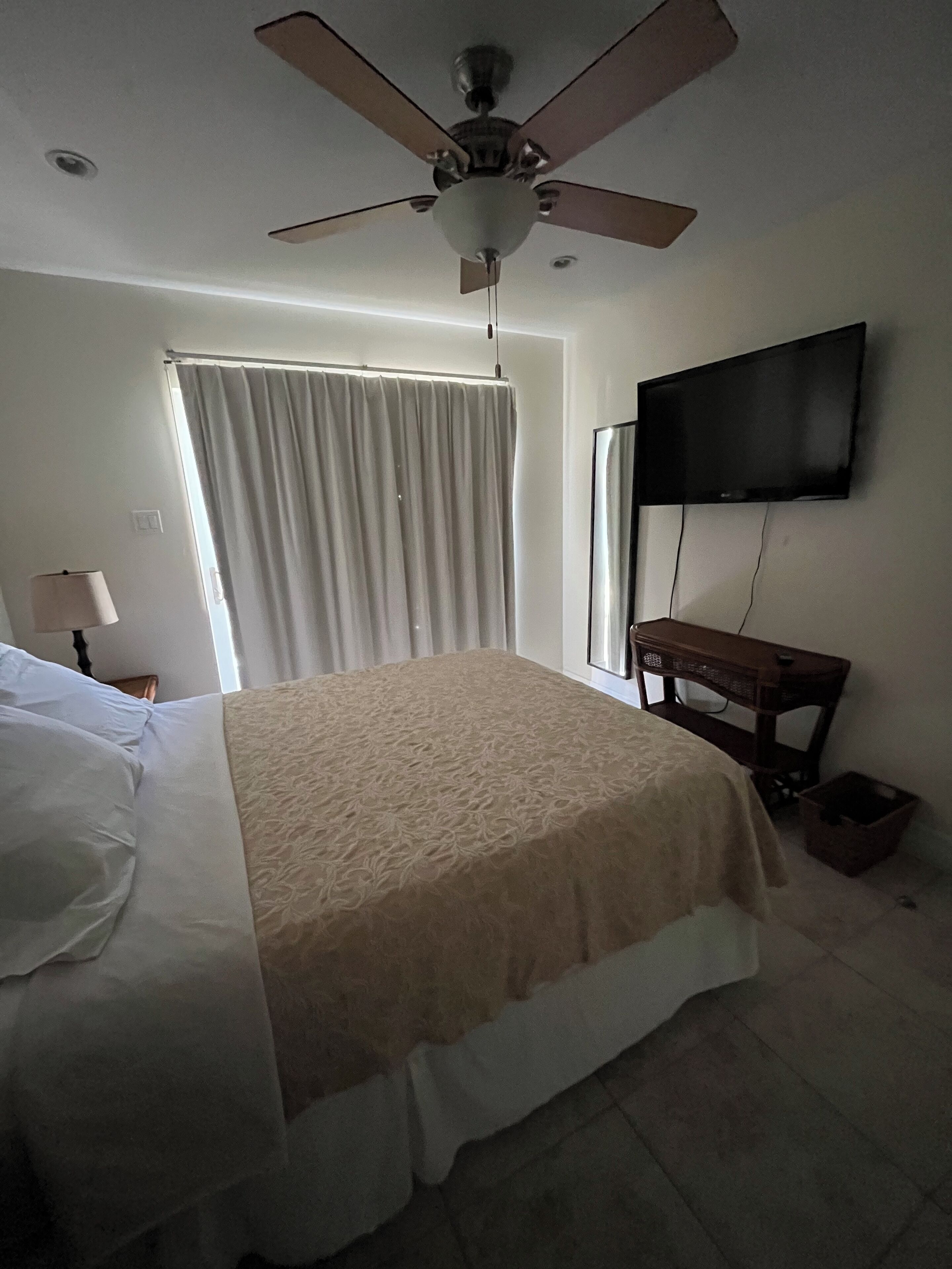 2 chambres, fer et planche à repasser, Wi-Fi, draps fournis