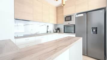 Apartamento (35) | Cozinha privada | Geladeira, cooktop, máquina de café expresso, chaleira elétrica