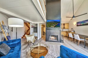 Smart TV, chimenea