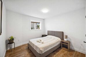 2 多间卧室、WiFi、床单