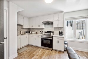 微波炉、烤箱、炉灶