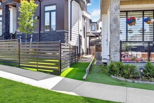 Amazing 2Bed 1Bath Private Suite