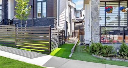 Amazing 2Bed 1Bath Private Suite