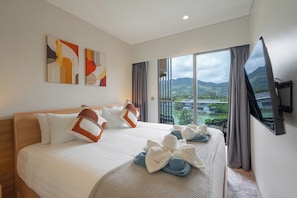 Premier Apartment, Lake View | In-room safe, individually decorated, individually furnished