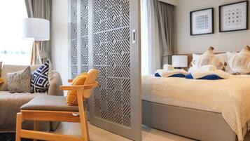 Apartemen Klasik | Area keluarga | Smart TV 55-inci dengan saluran TV digital