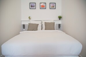 2 bedrooms, desk, iron/ironing board, free WiFi - Fully Renovated Historic Apt in Heart Mouffetard 5th (Paris)