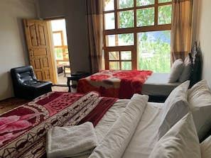 Desk, free WiFi, bed sheets