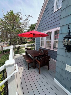 Outdoor dining - Walk to Downtown Restaurants, Cozy Stay, Grand Porch, Bike on the river trails! (St. Charles)