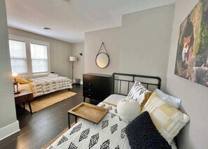 3 bedrooms, iron/ironing board, WiFi, bed sheets