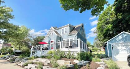 Walk to Downtown Restaurants, Cozy Stay, Grand Porch, Bike on the river trails!
