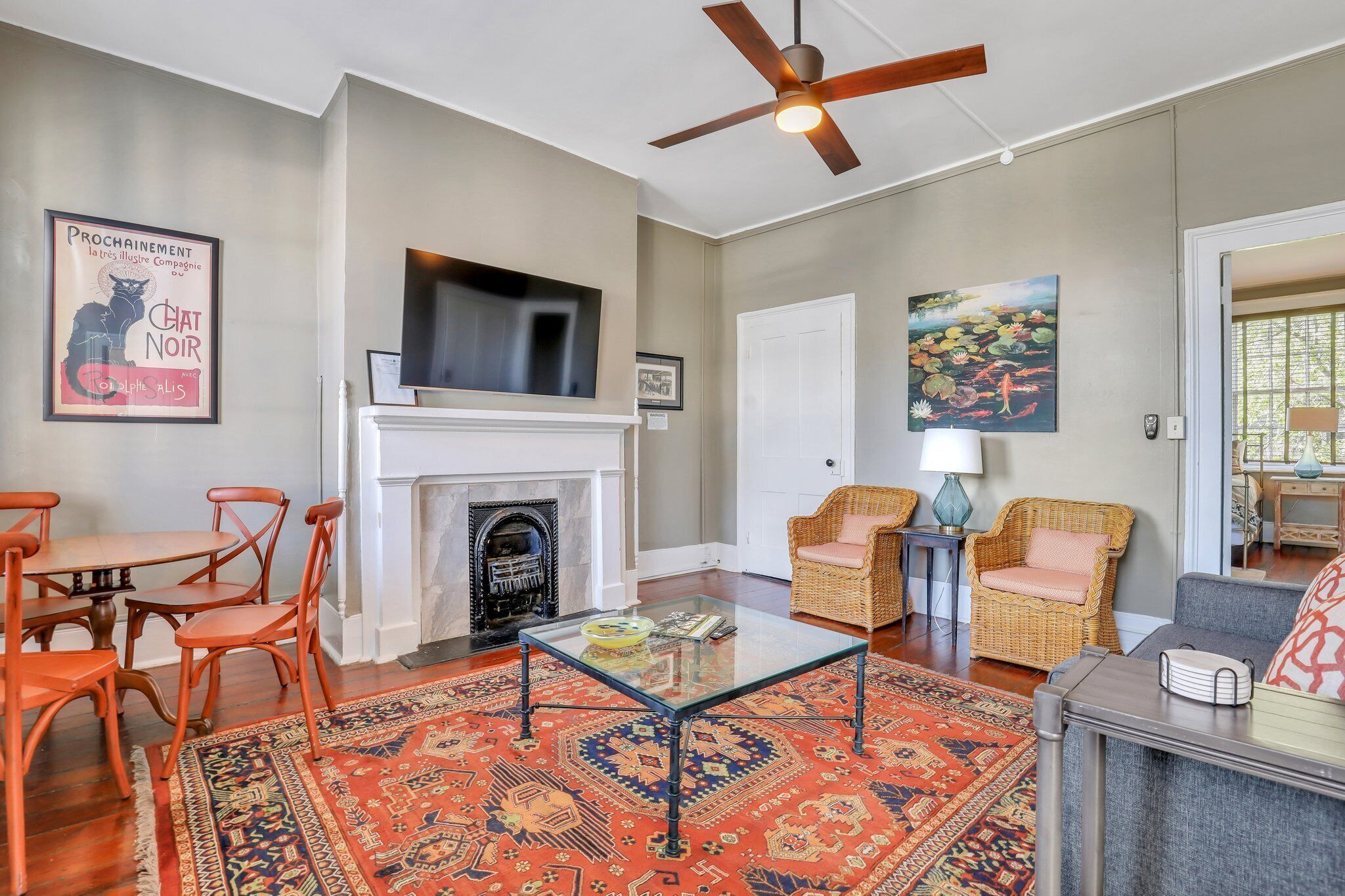 Historic Charm off Monterey Sq Steps to Forsyth Park by Lucky Savannah