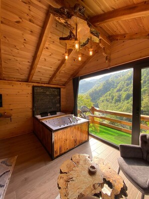 Bungalow básico, vista a la montaña | 1 habitación, wifi gratis y ropa de cama