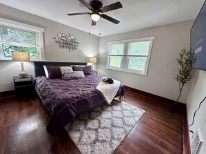 3 bedrooms, desk, iron/ironing board, free WiFi