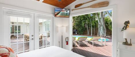 4 bedrooms, desk, iron/ironing board, free WiFi