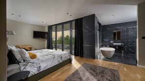 3 chambres, fer et planche à repasser, accès au Wi-Fi (inclus)